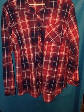 💰4/$15 DEAL!4/$15 DEAL! Sonoma Red and Navy Plaid Button-Down Shirt